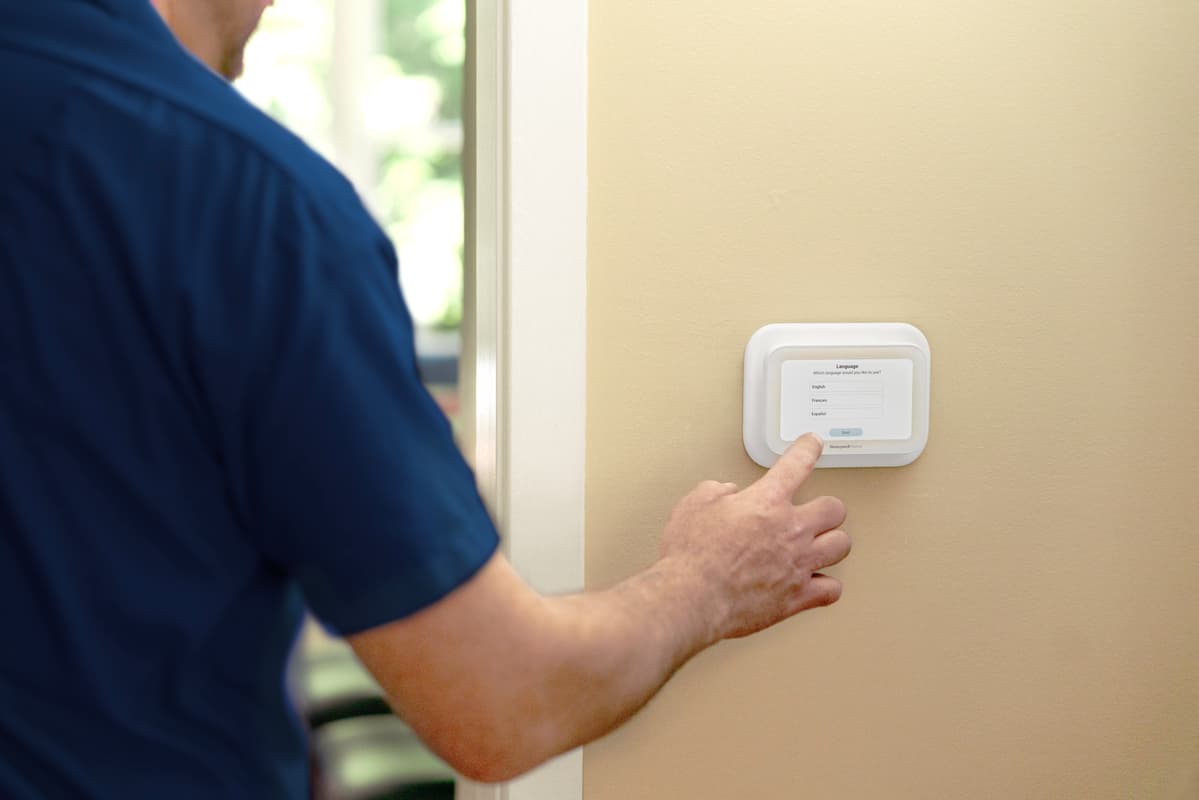 Thermostat Tech Hand